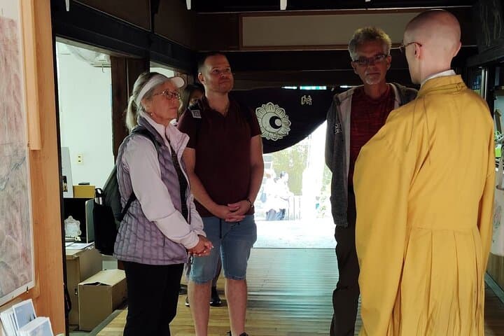 Mt. Inunaki Trekking and Goma Prayer Experience in Osaka — photo 3