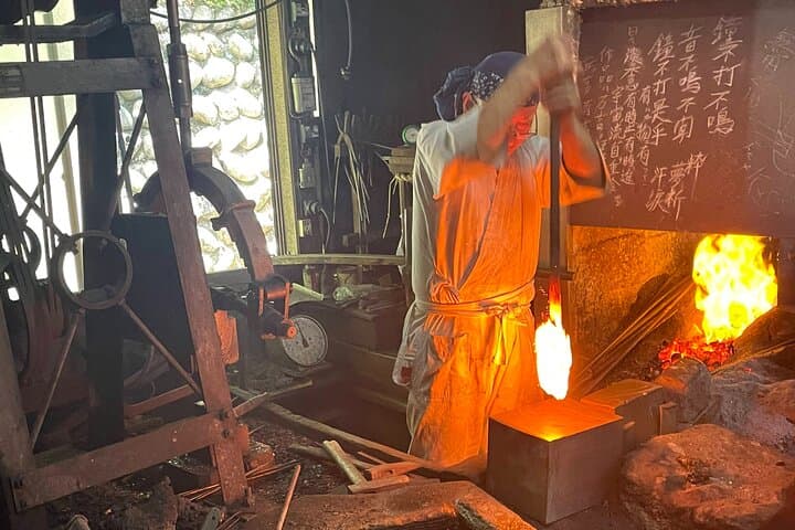 Fold Forging with the Master Swordsmith in Hiroshima — photo 5