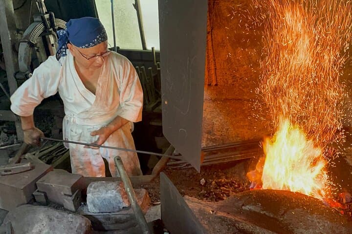 Fold Forging with the Master Swordsmith in Hiroshima — photo 4