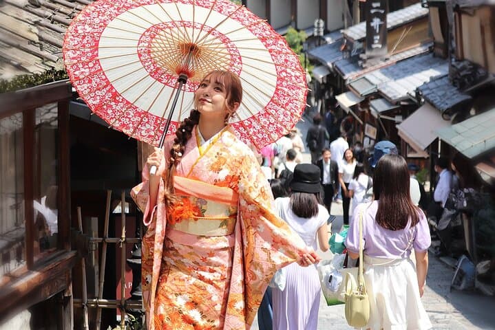 Kimono Rental Service near Kiyomizudera Temple — photo 1