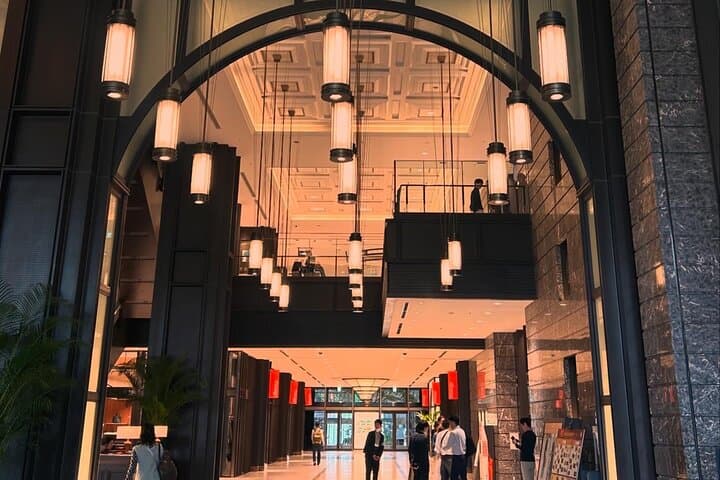 Elegant Tokyo Twilight Walk & Local Dining Experience — photo 8