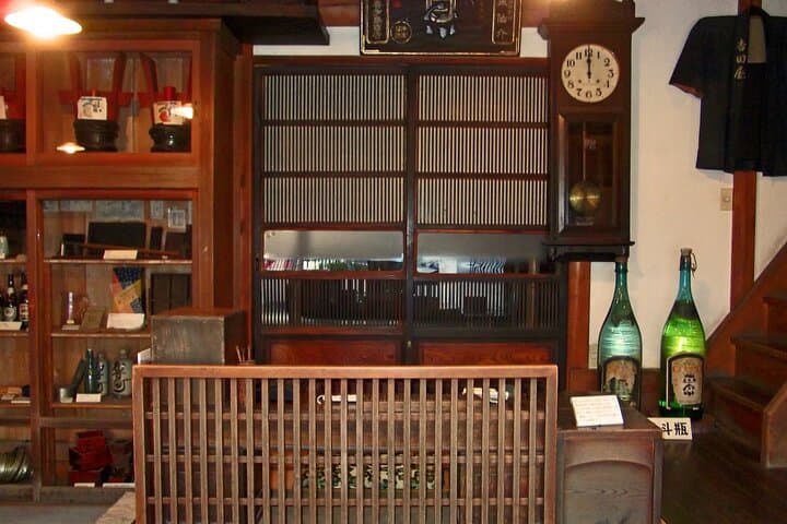 Experience Old local Tokyo & traditional food in Yanaka Ginza — photo 7