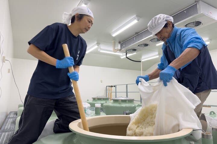 Sake Brewery Private Tour in Nagano — photo 5