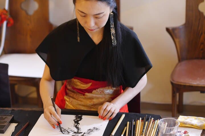 Sumi-e Ink Painting Suiboku-Ga Workshop in a Japanese Teahouse — photo 9