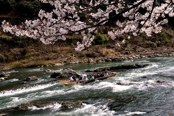 Kyoto Bus Tour: Sagano Railway & Hozugawa River Boat Ride — photo 1