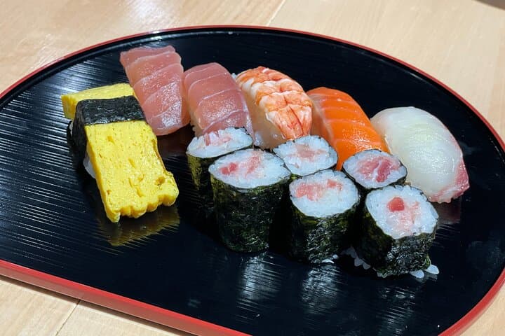 Tokyo Sushi Making Class in Tsukiji with Professional Chef — photo 18