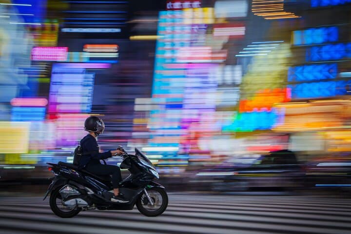 Neon Dreams: A Blade Runner Photo Workshop with Laurence Bouchard — photo 3