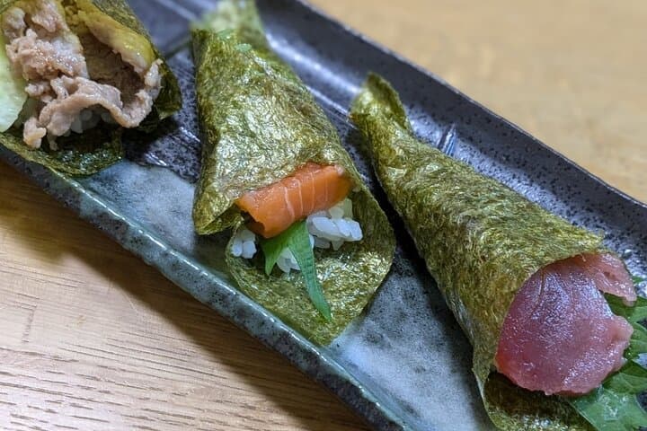 Hand-rolled sushi lesson near USJ — photo 3