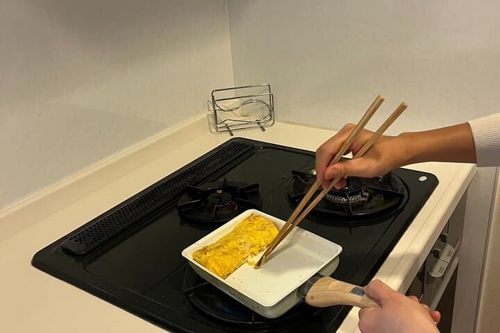 Hand-rolled sushi lesson near USJ — photo 4