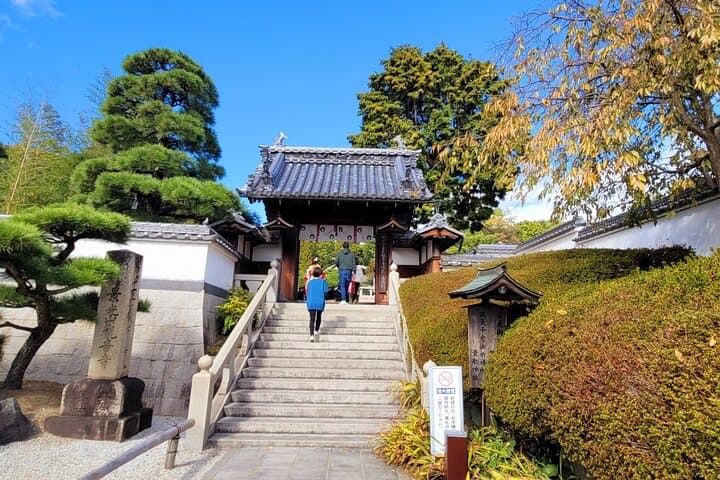 4-Hour Kurashiki Cycling Tour: Igusa, Temple & Bikan Quarter — photo 5