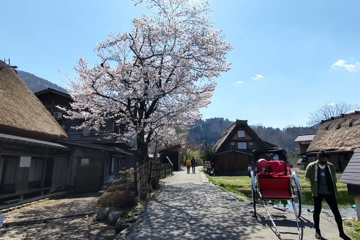 [One-day bus tour departing from Kanazawa Station] Shirakawa-go and Gokayama - Two World Heritage Villages Enjoyable Bus Tour — photo 8
