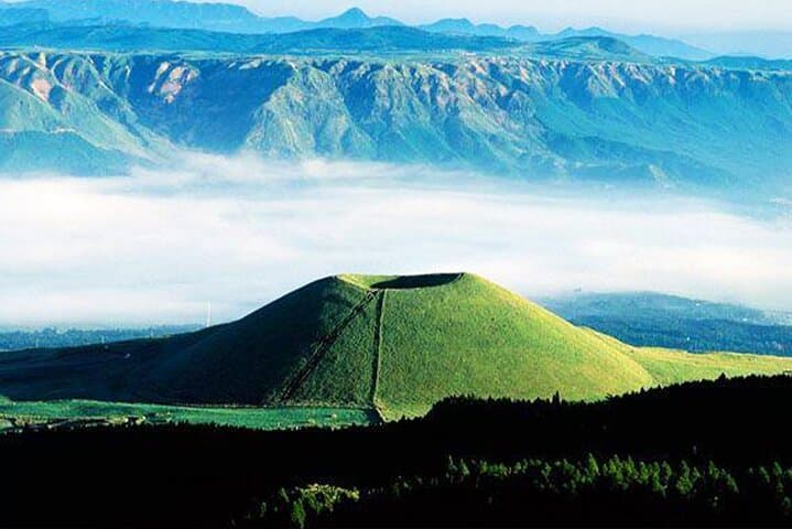 Kyushu Day Tour:Aso Boy Scenic Train, Aso Volcano,Kumamoto Castle — photo 15