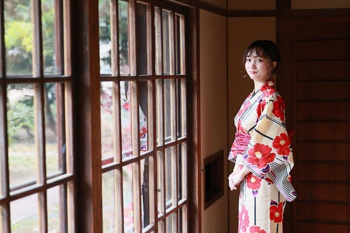 Elegant Kimono Photoshoot at Historic Nagayama Residence Sapporo — photo 4