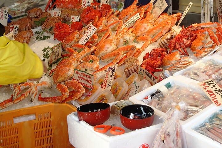Tour in Sapporo Shrine, Fish Market and Shiroi Koibito Park — photo 3