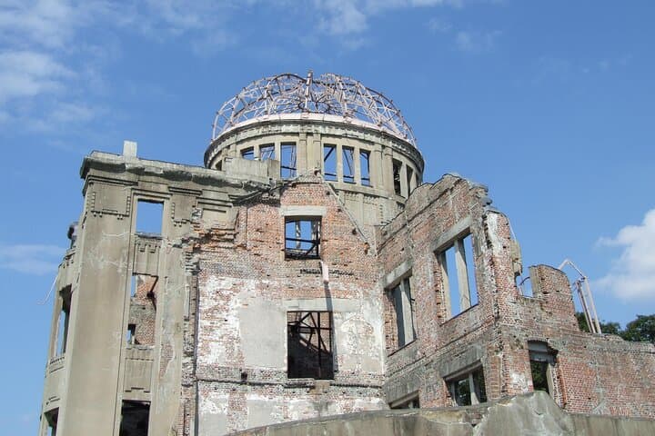 Hiroshima & Miyajima: UNESCO A-Bomb Dome & Itsukushima with Local — photo 2