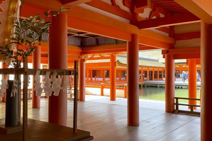 Miyajima & Iwakuni: Exploring the Most Iconic Japanese Landscapes — photo 8