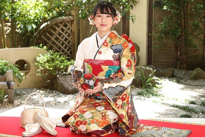Authentic Japanese Kimono Experience in a Private Studio — photo 9