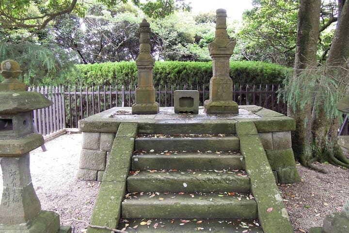 Yokosuka military port and navy related sites with a local guide — photo 13