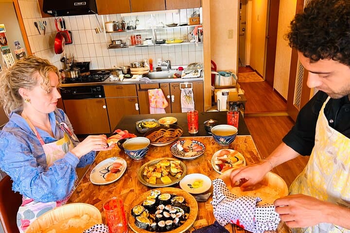 Authentic Vegetarian Sushi Cooking Class in Osaka — photo 4