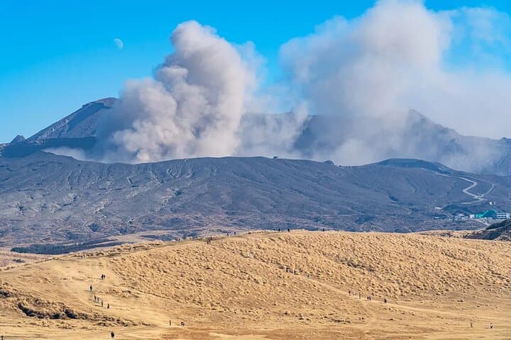 Kyushu Aso Volcano Kusasenri Kurokawa Onsen Day Tour from Fukuoka — photo 12
