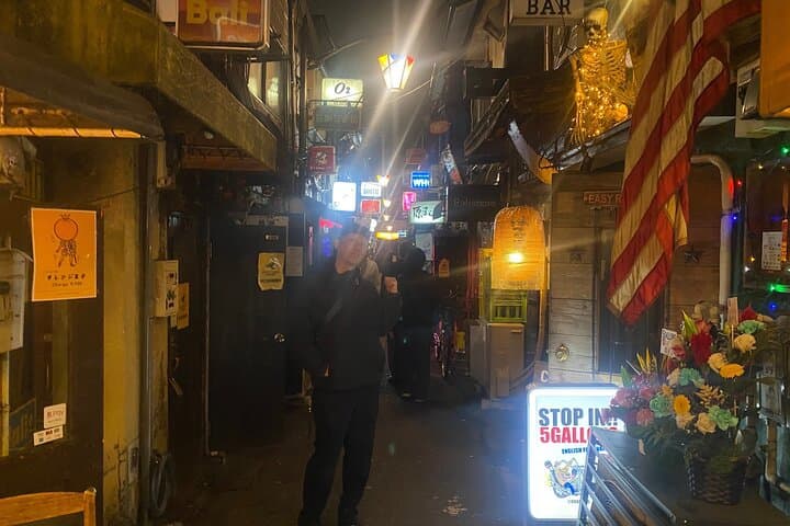 [Private]Shinjuku Golden Gai Bar Hopping w/ Japanese Local Guide — photo 13
