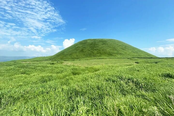 Kumamoto Castle Kusasenri and Aso Crater Tour in Fukuoka/Kumamoto — photo 10