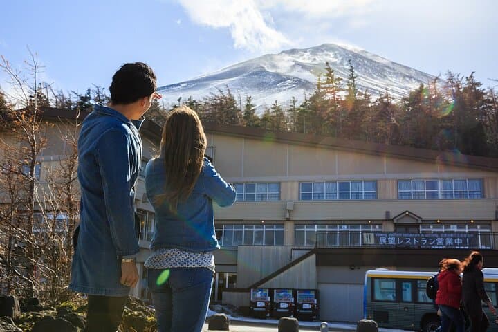 One Way Bus: Tokyo to Takayama via Oshino Hakkai — photo 2