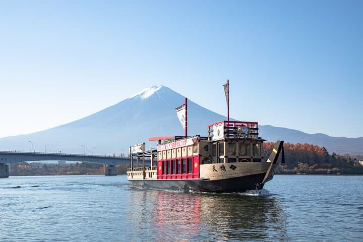 One Way Bus: Tokyo to Kawaguchiko or Matsumoto via Oshino Hakkai — photo 10