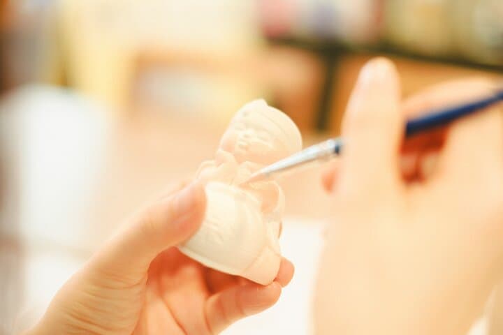 Fukuoka: Hakata Doll Colorful Painting Shared Activity — photo 4