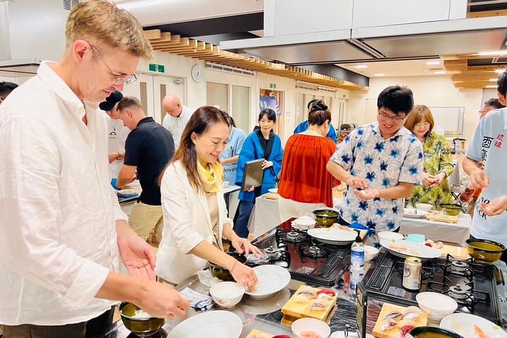 Sushi Making Experience Class in Naha Makishi Public Market — photo 13