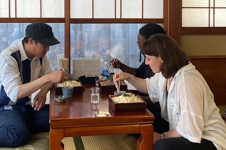 Inside of Fushimi Inari - exploring and lunch with locals — photo 2