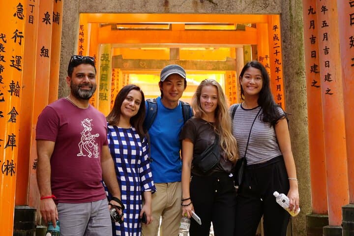 Inside of Fushimi Inari - exploring and lunch with locals — photo 1