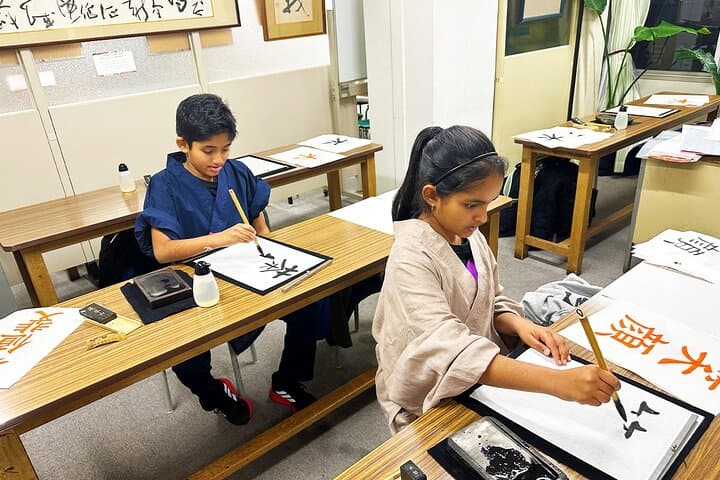 Tokyo: Calligraphy Workshop & Original T-Shirt Creation — photo 13