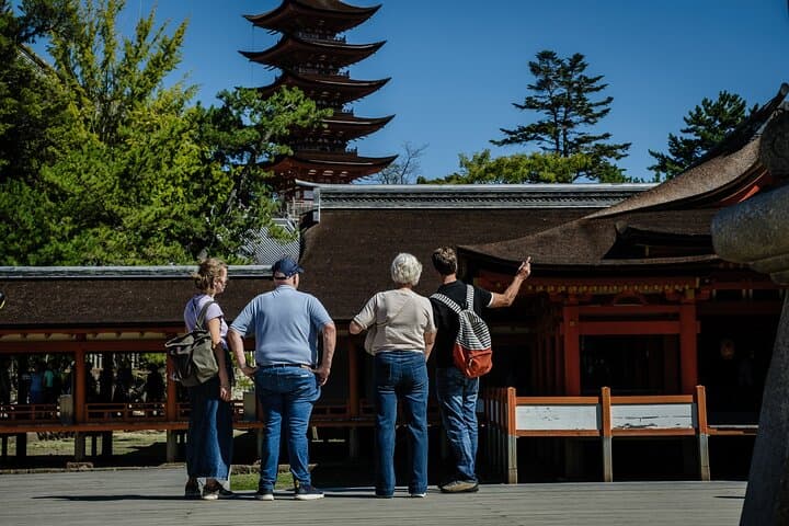 Hiroshima & Miyajima: Private Full-Day Tour with a Local Guide — photo 2