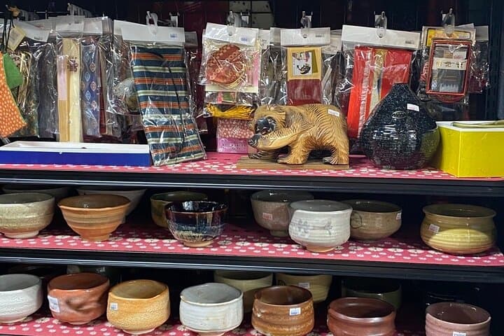 Tour of antique shops, cultural stores known only to the locals — photo 10
