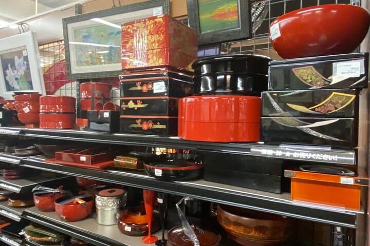 Tour of antique shops, cultural stores known only to the locals — photo 8