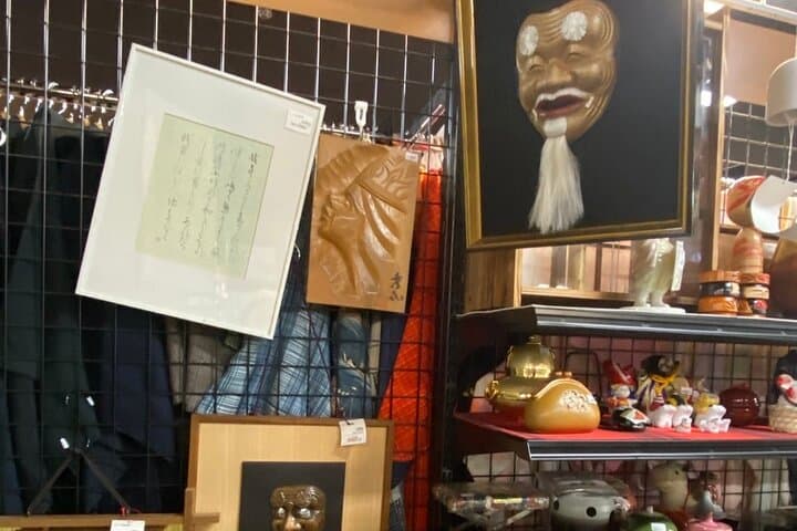 Tour of antique shops, cultural stores known only to the locals — photo 11