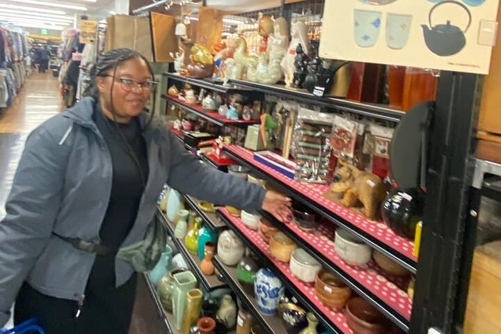 Tour of antique shops, cultural stores known only to the locals — photo 7