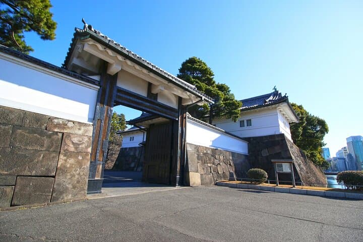 Tokyo Imperial Palace and Heritage of Edo Castle Private Tour — photo 6