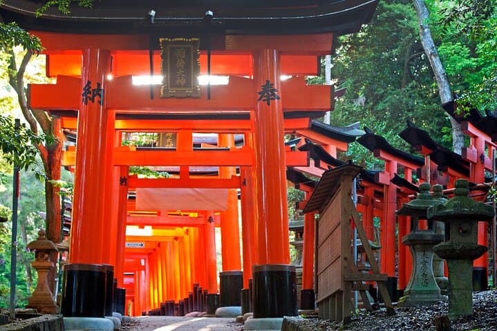 Kyoto Full-Day Bus Tour: Nijo, Arashiyama & Fushimi Inari (EN/ES) — photo 2