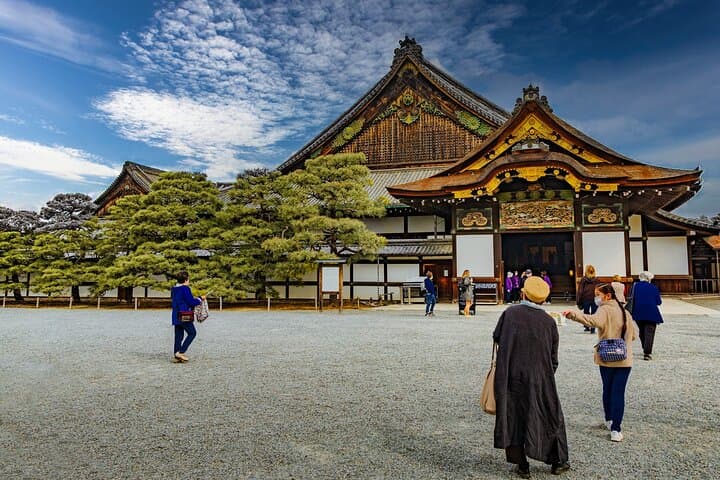 Kyoto Full-Day Bus Tour: Nijo, Arashiyama & Fushimi Inari (EN/ES) — photo 5