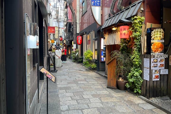 Private Osaka Food and Bar In Namba with 3 Drinks and Dishes — photo 5