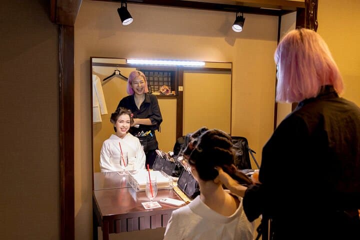 Private Luxury Romantic Photoshoot in a Traditional Kimono — photo 10