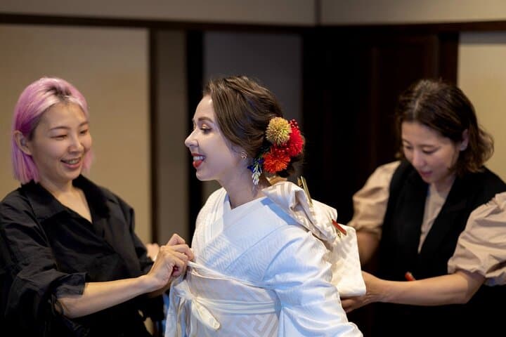 Private Luxury Romantic Photoshoot in a Traditional Kimono — photo 11