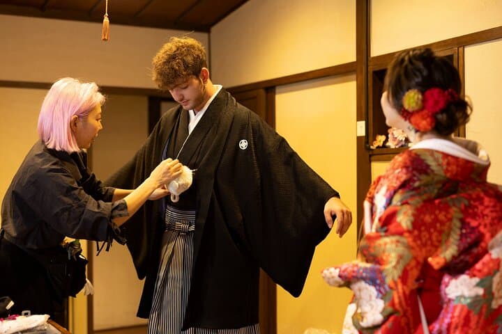 Private Luxury Romantic Photoshoot in a Traditional Kimono — photo 12