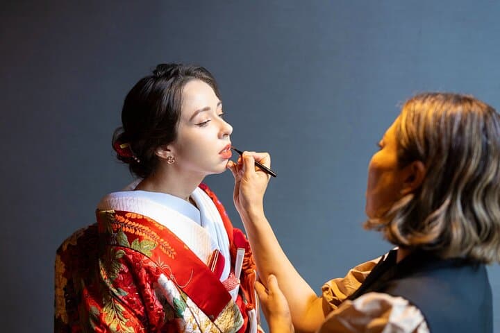 Private Luxury Romantic Photoshoot in a Traditional Kimono — photo 13