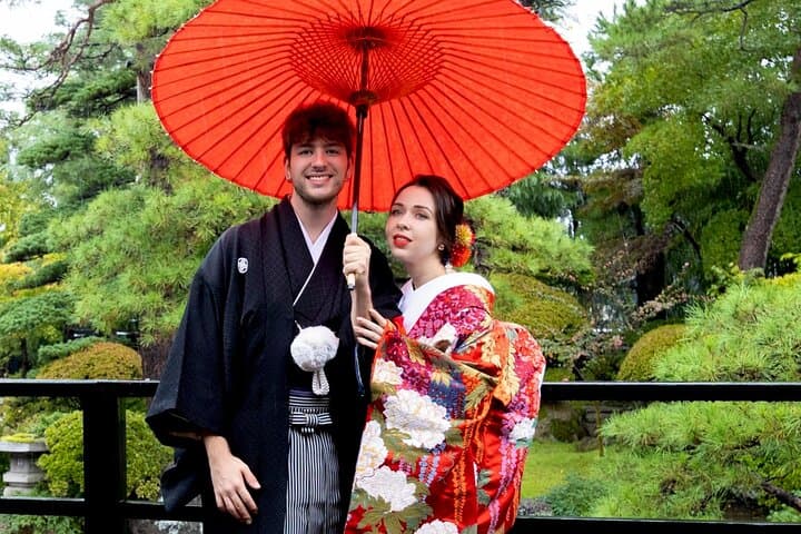 Private Luxury Romantic Photoshoot in a Traditional Kimono — photo 16