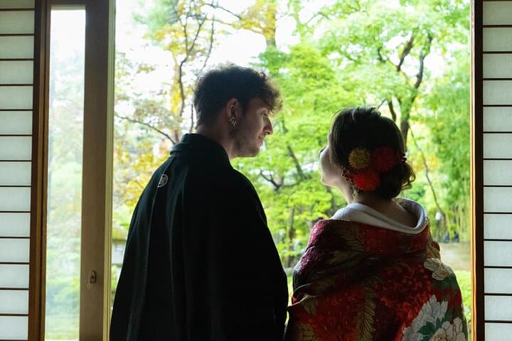 Private Luxury Romantic Photoshoot in a Traditional Kimono — photo 17
