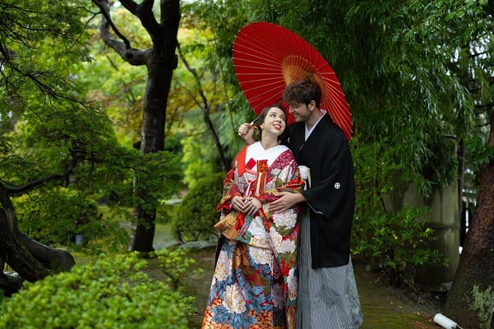 Private Luxury Romantic Photoshoot in a Traditional Kimono — photo 18