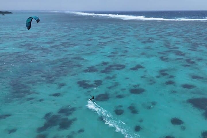 Kitesurfing with Unforgettable Views at Ishigaki island — photo 4